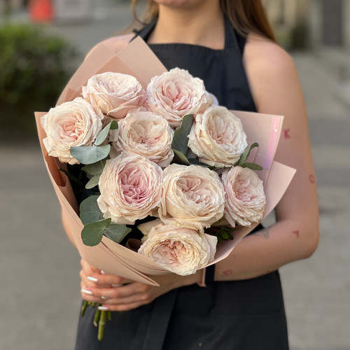 9 ніжно-рожевих піоновидних троянд Tsumugi у букеті «Рожевий оксамит»