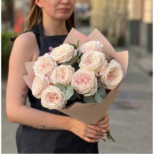 9 ніжно-рожевих піоновидних троянд Tsumugi у букеті «Рожевий оксамит»