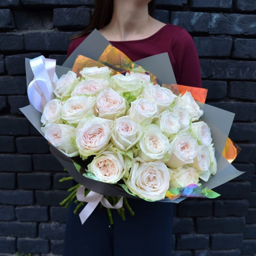 25 троянд White O'Hara