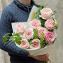 9 Tsumugi peony roses in a bouquet «Royal Ice cream»