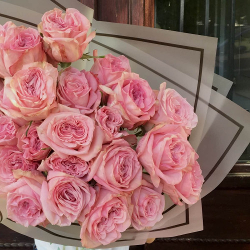 Bouquet of pion-shaped roses Pink O'hara
