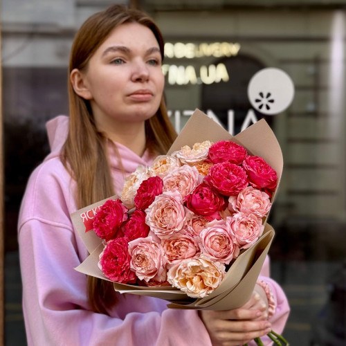 Мікс із 7 гілочок кущової піоновидної троянди Juliet «Садова радість»