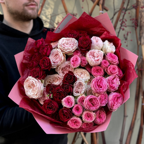 Мікс із 13 гілок кущових троянд «Насичені ягоди»