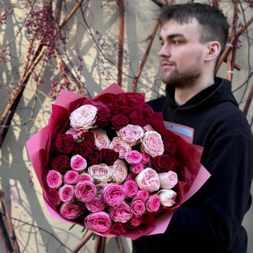 Мікс із 13 гілок кущових троянд «Насичені ягоди»