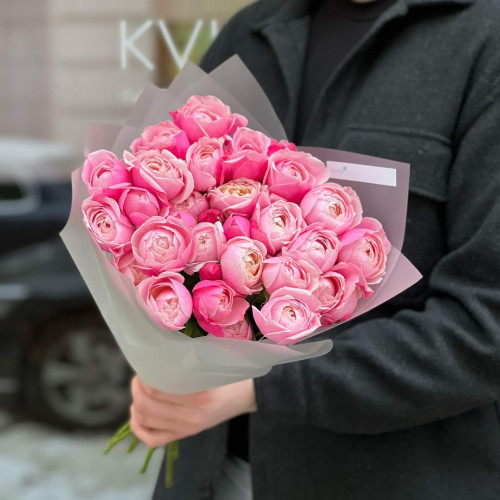7 Silva spray peony roses in a bouquet «Ruddy Silva»