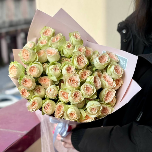 13 branches of spray roses «Tea rose»