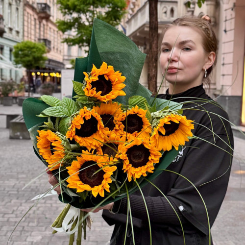 9 соняшників у букеті «Матусине сонечко»