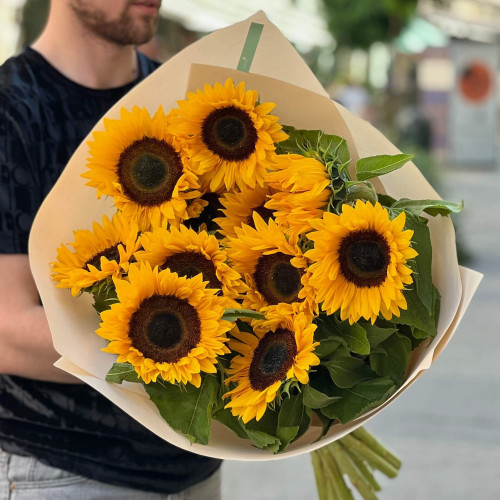 11 подсолнухов букете «Солнечный лепесток»