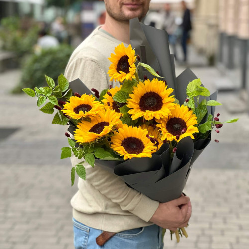 9 соняшників у букеті «Сонячний день»