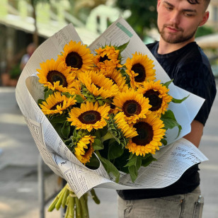 17 sunflowers in a bouquet «Sunny sea»