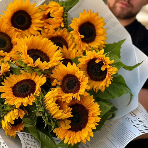 17 соняшників у букеті «Сонячне море»