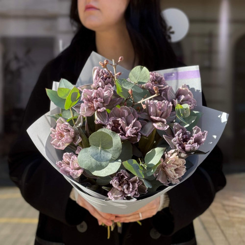 Містичний букет з розкішними тюльпанами Vip Roses «Зорі Поділля»