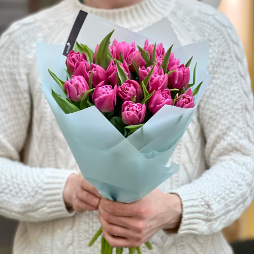 19 яскравих півонієвидних тюльпанів у букеті «Малинова карамелька»