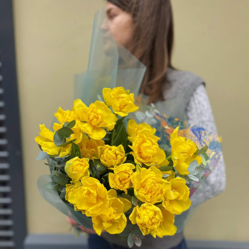 Жовті піоновидні тюльпани «Сонце тепле»