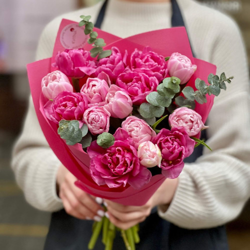 15 піоновидних тюльпанів у букеті «Весняна малинка»