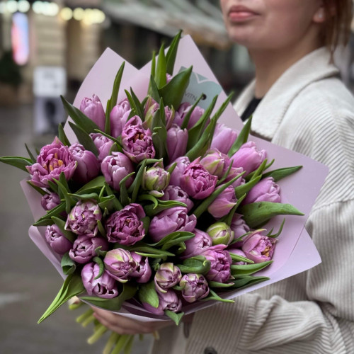 Mix of 39 peony shaped and classic tulips in a bouquet «Lilac Confiture»