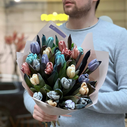 Кольоровий букет із 25 тюльпанів Vip Roses «Магічний калейдоскоп»