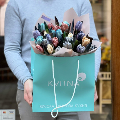 Кольоровий букет із 25 тюльпанів Vip Roses «Магічний калейдоскоп»