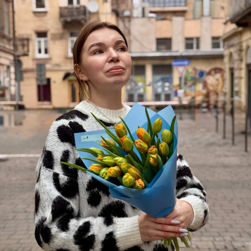 21 помаранчевий піоновидний тюльпан у букеті «Свіжі апельсинки»