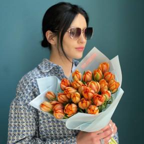 23 піоновидних тюльпана у букеті «Помаранчевий світанок»