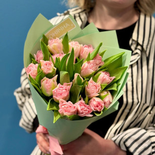 Bouquet of trendy Dreamer tulips «Marshmallow and Cream»