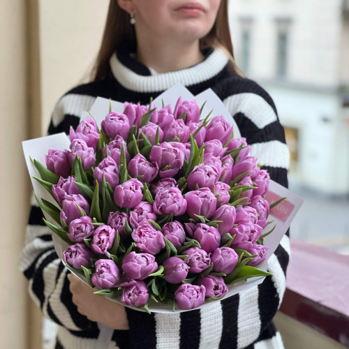 Неймовірно красивий та хрумкий букет «Бузкові обійми»