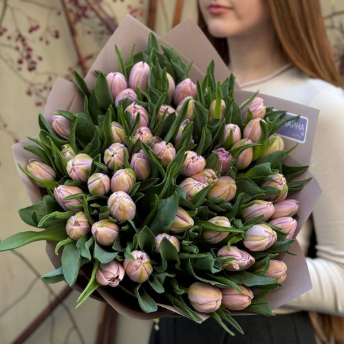 49 піоновидних тюльпанів Katinka у букеті «Лавандова весна»