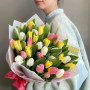 Весняний мікс з 35 різнобарвних тюльпанів