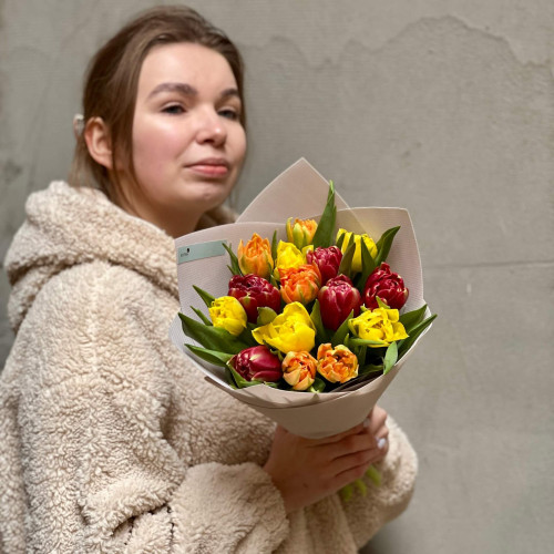 15 піоновидних тюльпанів у букеті «Палаючий світанок»