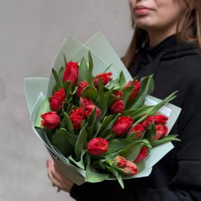 17 тюльпанів у букеті «Морозна весна»