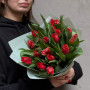 17 тюльпанів у букеті «Морозна весна»