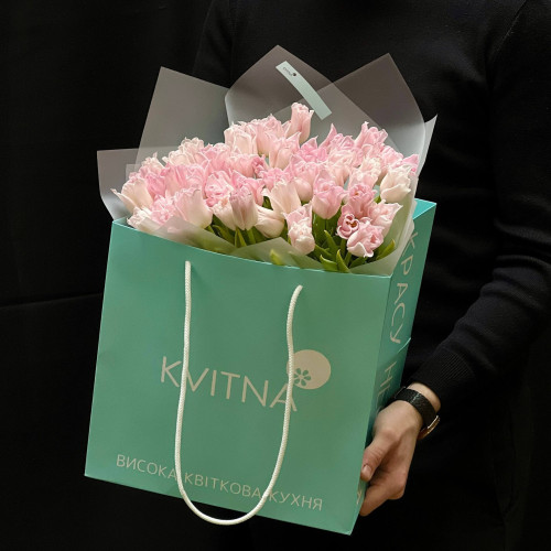 49 тюльпанів у букеті «Французький поцілунок»