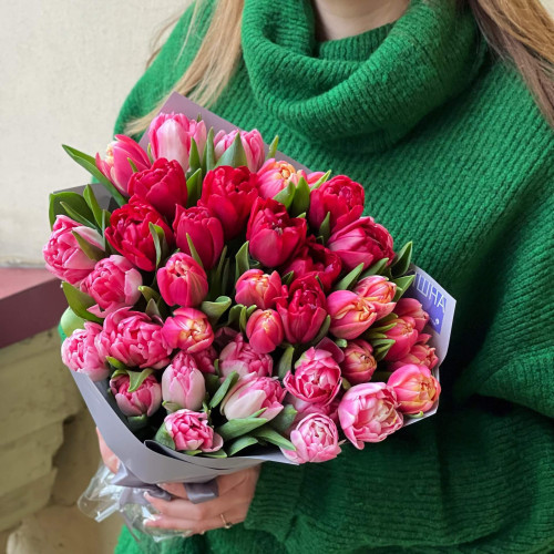 Букет з 39 тюльпанів «Яскравий тюльпан»