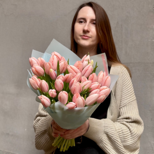 39 преміальних тюльпанів Thijs Boots у букеті «Абрикосовий світанок»