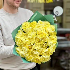 Сонячний букет із 37 піоновидних тюльпанів «Лимонне безе»