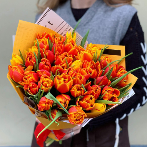 Букет з 39 піоновидних тюльпанів «Палаючий тюльпан»