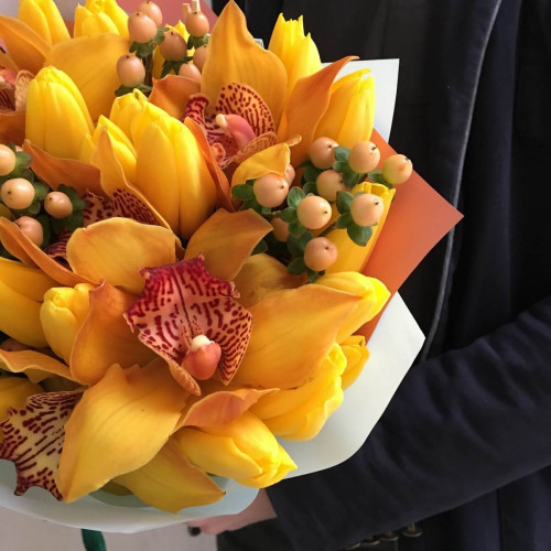 Букет з жовтими тюльпанами «Сонячний настрій»