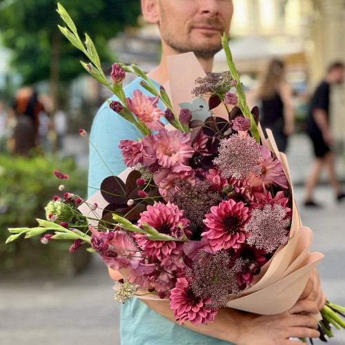 Загадковий повітряний букет «Містичний сюжет»