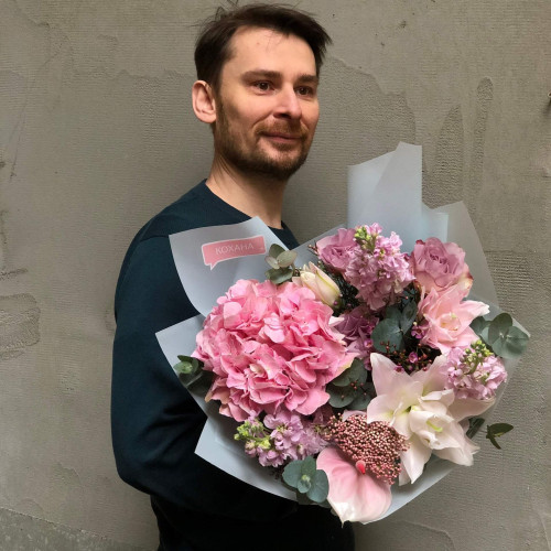 Букет у світлих відтінках із ароматною лілією «Солодка зірочка»