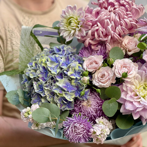 Ніжний букет з хризантемою та гортензією «Космічна Наталі»