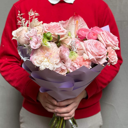 Вишуканий букет з антуріумом «Солоденька!»