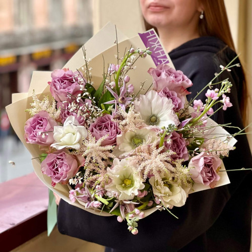 Delicate bouquet with roses and anemones «Lavender tenderness»