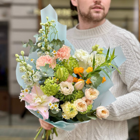 Ніжний акварельний букет з лілією «Весняна Венеція»