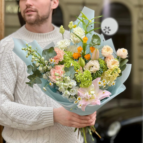 Ніжний акварельний букет з лілією «Весняна Венеція»