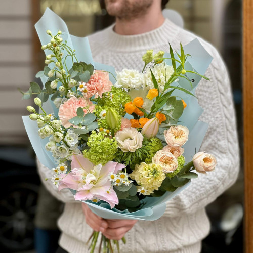 Ніжний акварельний букет з лілією «Весняна Венеція»