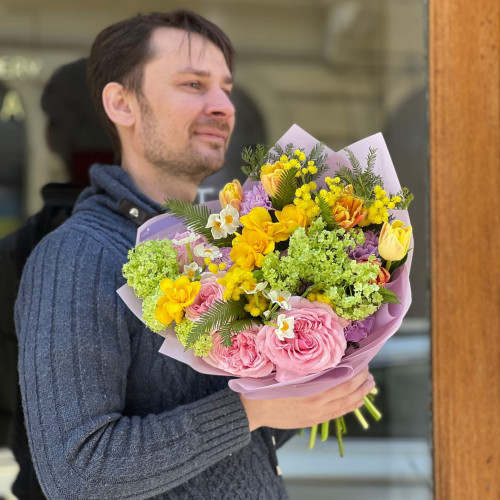 Яркий букет «Тёплый весенний день»