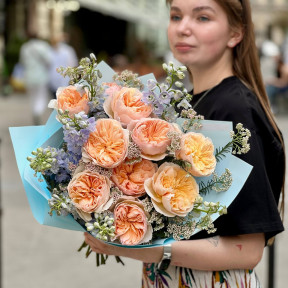 Розкішний букет з піоновидної троянди Juliet «Канікули в Провансі»