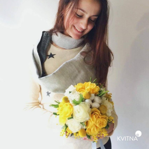 Букет с мимозой