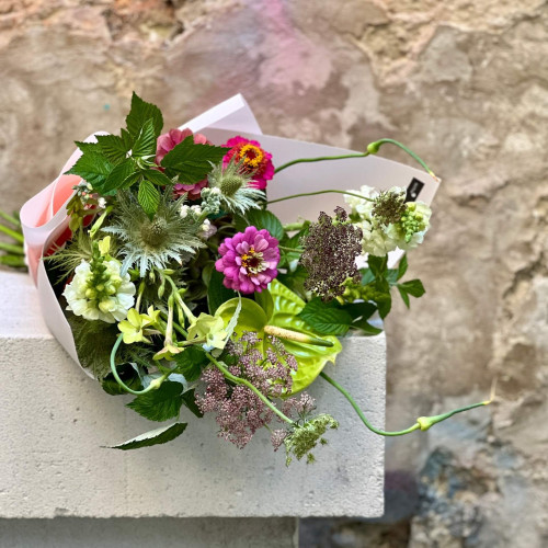 Кольоровий букет з цинією «Літній дощик»