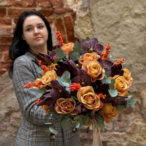 Розкішний букет із ексклюзивних квітів «Мрія Артеміди»